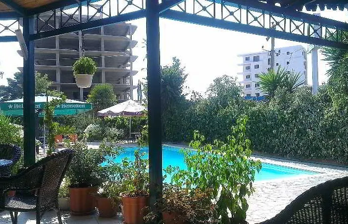 J & B Hotel